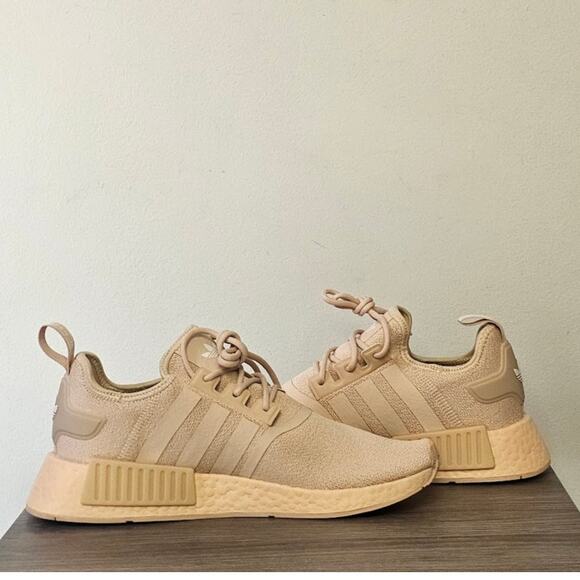 ADIDAS Women's NMD R1  Casual Sneakers Size 9.5 Blush NWT - Picture 3 of 9